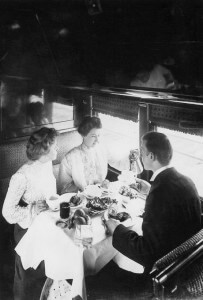 diningcar-GordonChappellCollection-DenverPublicLibrary_t460